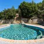 Akritas Ef Zin & Villa *