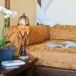 Villa Akritas Ef Zin & *