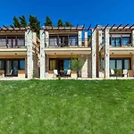 Akritas Ef Zin & Villa *