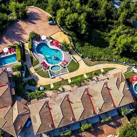 Akritas Ef Zin & Villa *
