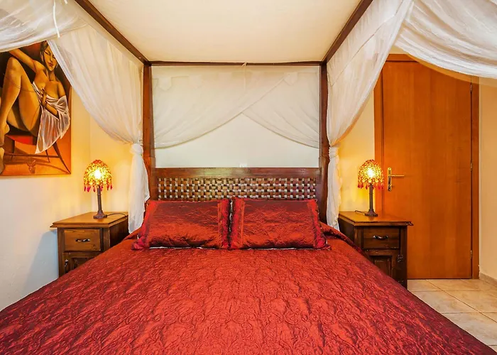 Akritas Ef Zin & * Paliouri