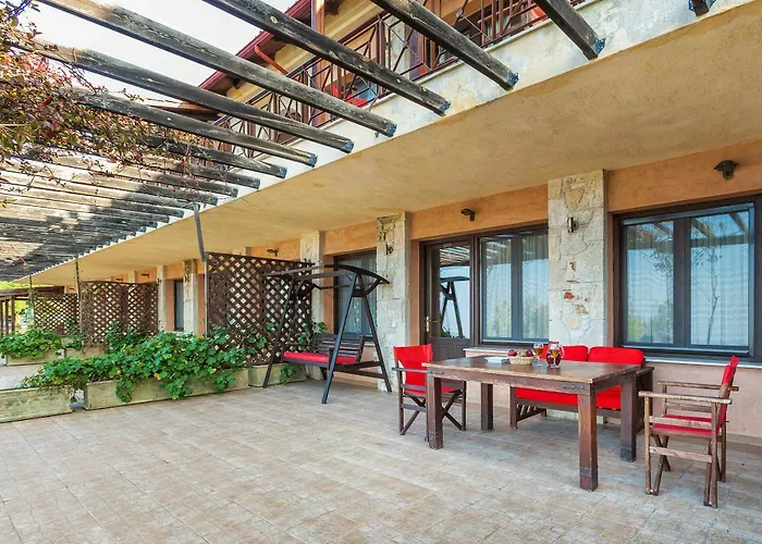 Akritas Ef Zin & Paliouri