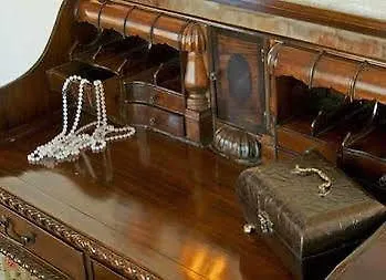 Akritas Ef Zin & * Paliouri