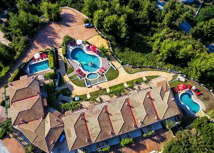 Akritas Ef Zin & Villa *