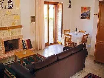 Akritas Ef Zin & * Paliouri