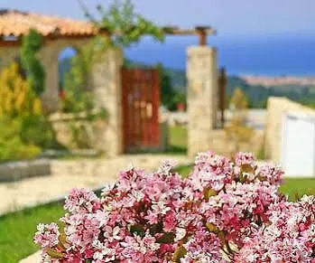 Villa Akritas Ef Zin & *
