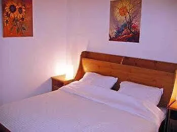 Villa Akritas Ef Zin & *