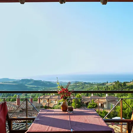 Akritas Ef Zin & Villa Paliouri
